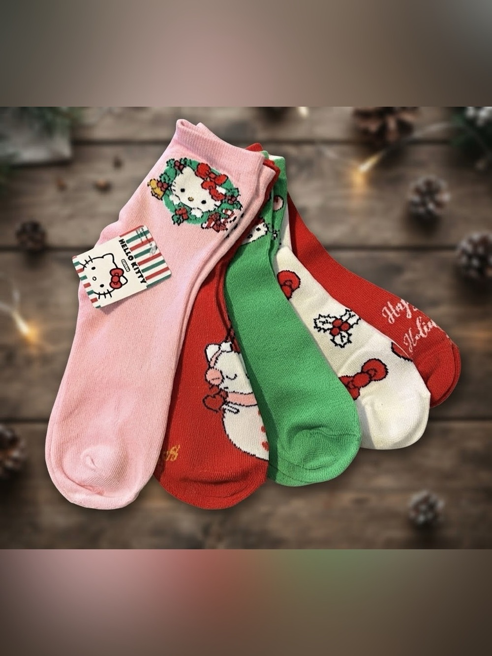 Hello Kitty 4-Pack Kids Holiday Crew Socks in Pink, Red, Green, White